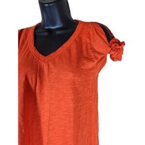LEFT OF CENTER Burnt Orange Short Sleeve Cold Shoulder V-Neck Top SZ XS